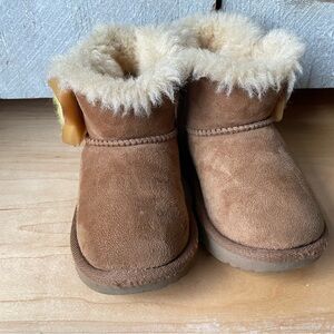 Ugg Toldler Boots